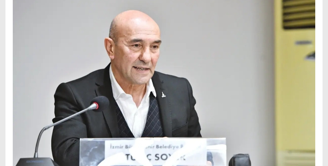 İzmir Büyükşehir Belediyesine yönelik yolsuzluk soruşturması kapsamında gözaltına alınan eski