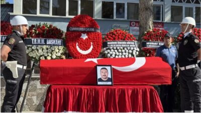 İzmir'in Ödemiş ilçesindeki orman yangınlarına müdahale ederken şehit olan dozer