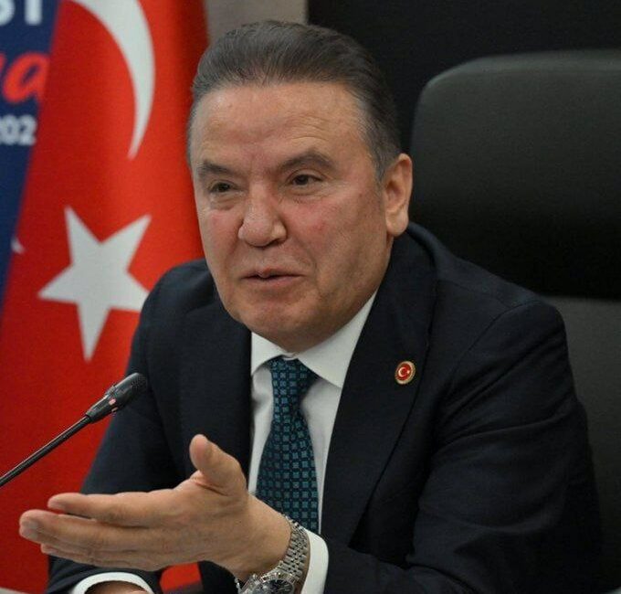 Antalya Cumhuriyet Başsavcılığınca yürütülen 'rüşvet' soruşturmasında, Antalya Büyükşehir Belediye Başkanı