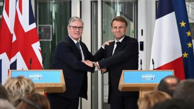 İngiltere Başbakanı Keir Starmer ile Fransa Cumhurbaşkanı Emmanuel Macron, yaptıkları