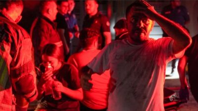 Ankara'nın Çankaya ilçesinde 26 katlı bir binada yangın çıktı. Yangında