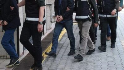 İzmir merkezli 60 ilde düzenlenen FETÖ operasyonunda 371 kişi hakkında