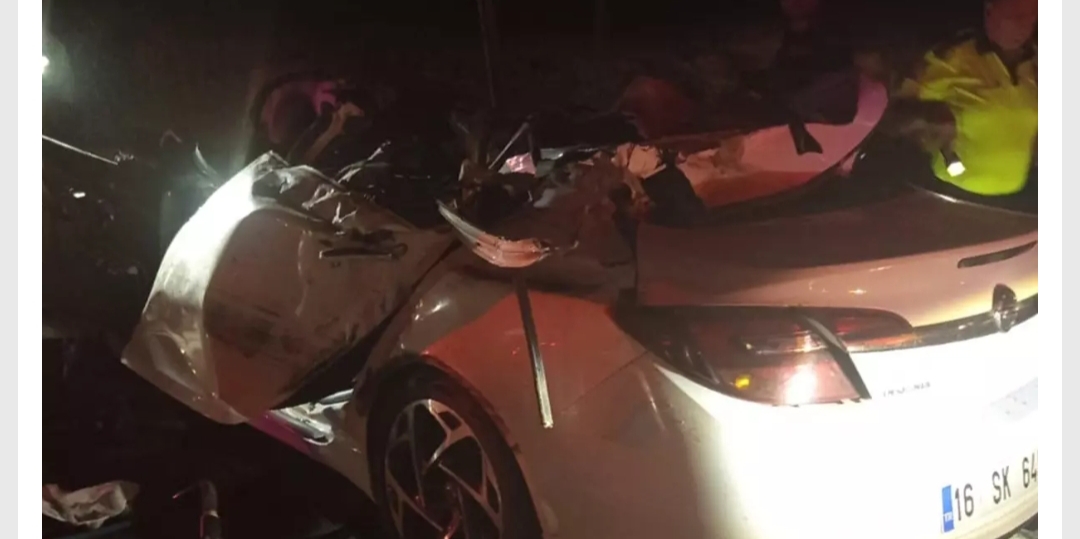 Bursa'nın Karacabey ilçesinde meydana gelen trafik kazasında, aynı aileden 3