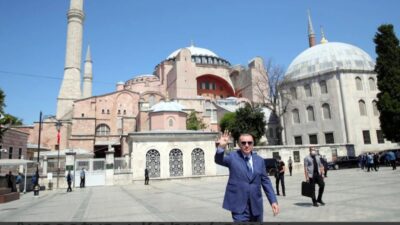 Ayasofya-i Kebir Camii'nin, 86 yıl aradan sonra ibadete açılışının 5.