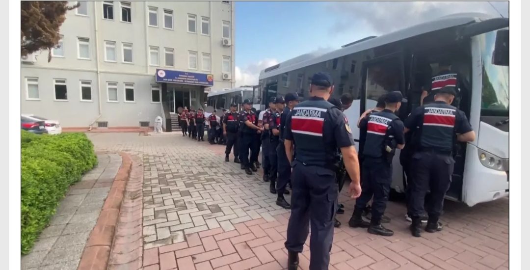 İstanbul'da organize suç örgütüne yönelik düzenlenen operasyonlarda; elebaşı Ü.E.'nin de