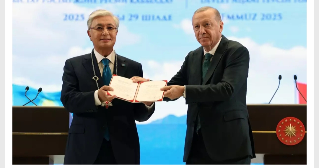Başkan Erdoğan, Cumhurbaşkanlığı Külliyesi'nde düzenlenen törenle Kazakistan Cumhurbaşkanı Tokayev'e Türkiye'nin