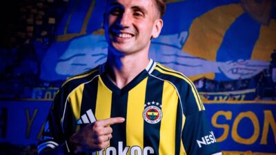 Fenerbahçe, milli futbolcu Kerem Aktürkoğlu ile 4 yıllık sözleşme imzaladı.