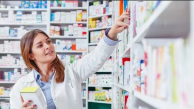 Eczanelerde yeni dönem başladı. 81 ilde uygulama alınan yeni dijital