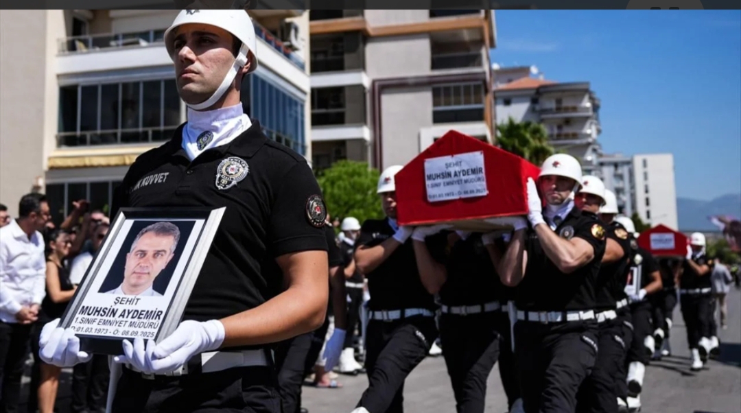 İzmir'in Balçova ilçesinde, polis merkezine düzenlenen silahlı saldırı sonucu şehit