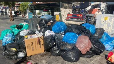 İzmir'de Karşıyaka Belediyesi'nde DİSK Genel-İş 10 Nolu Şube üyesi ve