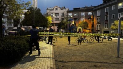 Bursa'nın Osmangazi ilçesinde parkta oyun oynayan bir çocuğa yorgun mermi