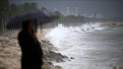 Karadeniz ve Ege Denizi için fırtına uyarısında bulunuldu.