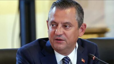 Belediyelerdeki yolsuzluklar ve şaibeli kurultaylarla zor günler geçiren CHP’de 16