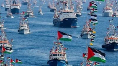İnsani yardım ulaştırmak amacıyla Gazze'ye yol alan Küresel Sumud Filosunu