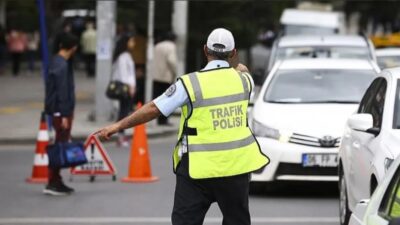 Meclis'te iki önemli teklifin görüşmeleri sürüyor. Trafik cezalarını artıracak kanun