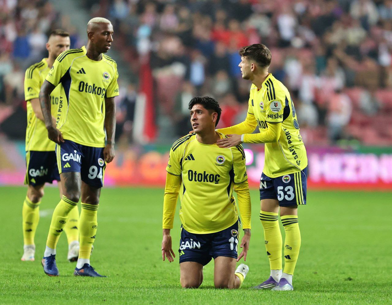 Trendyol Süper Lig'in 8. haftasında Samsunspor ile Fenerbahçe 0-0 berabere