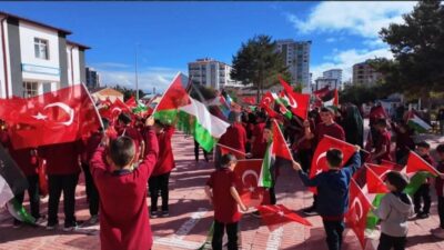 Milli Eğitim Bakanı Yusuf Tekin, yarın tüm okullarda öğrencilerin katılımıyla