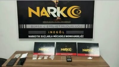 Bursa'nın İnegöl ilçesinde uyuşturucu ele geçirilen araçtaki 2 şüpheli tutuklandı.