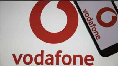 Telekomünikasyon şirketi Vodafone'un İngiltere’deki hizmetlerinde geniş çaplı kesinti yaşanıyor.