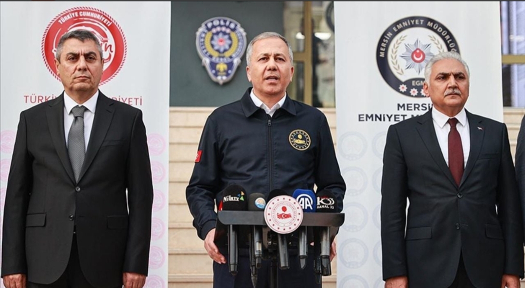İçişleri Bakanı Ali Yerlikaya, Mersin merkezli 10 ilde düzenlenen "Narkokapan