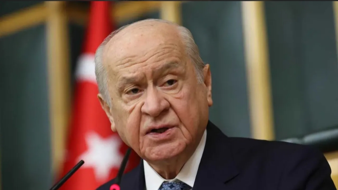 Devlet Bahçeli: Terör bitince bahar havası gelecek Devlet Bahçeli yeni açıklamasında " Bölücü terör örgütünün tamamıyla son