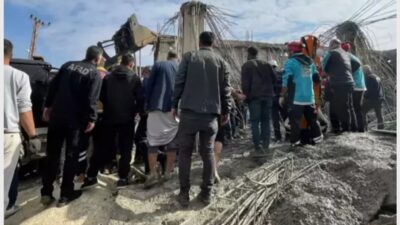 Şanlıurfa’da tek katlı inşaatta çökme: 2 işçi hayatını kaybetti Şanlıurfa'nın Haliliye ilçesinde tek katlı bir inşaatta meydana gelen çökme