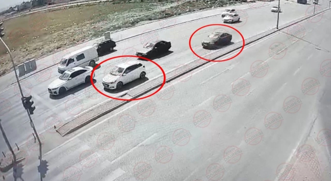 229 km hızla gelerek öldürmüştü! İstenen ceza belli oldu Konya'nın Meram ilçesinde kırmızı ışıkta bekleyen öğretmen Mevlüt Külcü'nün aracına