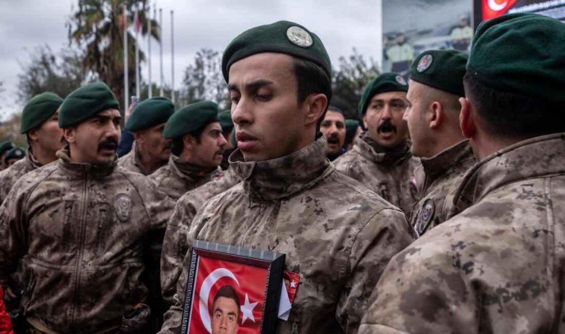 Polisimizi şehit eden saldırgan suç makinesi çıktı Özel Harekat Polisi Emre Albayrak’ı şehit eden saldırganların toplam 27