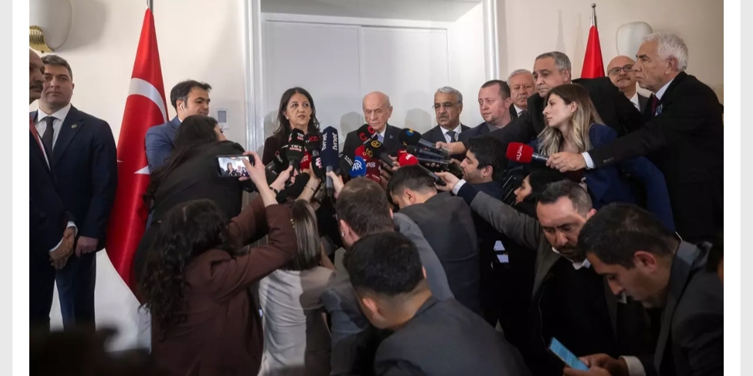 Açıklamalar peş peşe geldi: İmralı heyetinden Bahçeli’ye ziyaret MHP Genel Başkanı Devlet Bahçeli, TBMM Başkanvekili ve DEM Parti