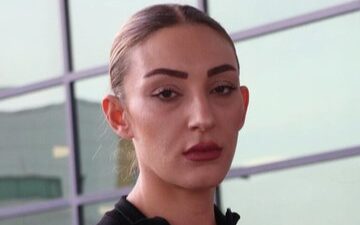 "O gün annem yaklaşık 3.5 şişe şarap içti. Film izlediğimiz