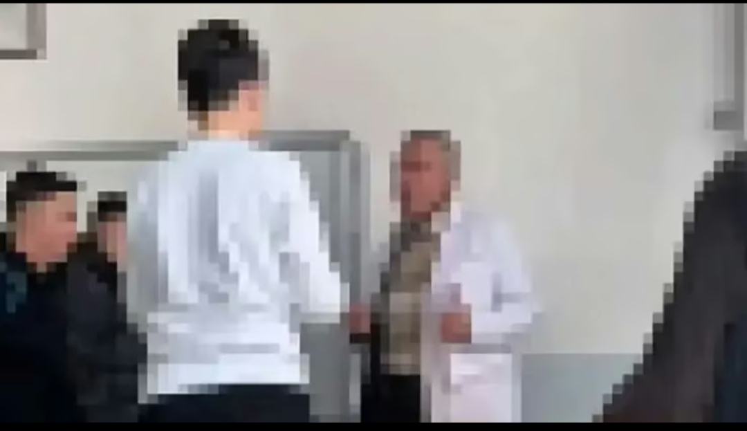 Ankara'da bir lisede öğretmenleriyle alay eden öğrencilerin disiplin soruşturması tamamlandı.