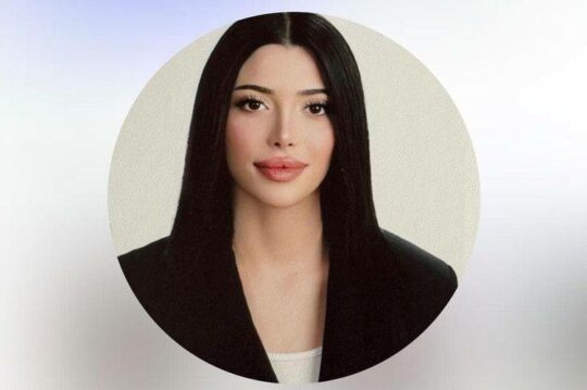 Mersin’de kontrolden çıkan bir cipin refüjde bekleyen yayalara çarpması sonucu