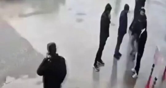 Ankara’da araç muayene istasyonunda çıkan tartışmada 30 kişinin saldırısına uğrayan