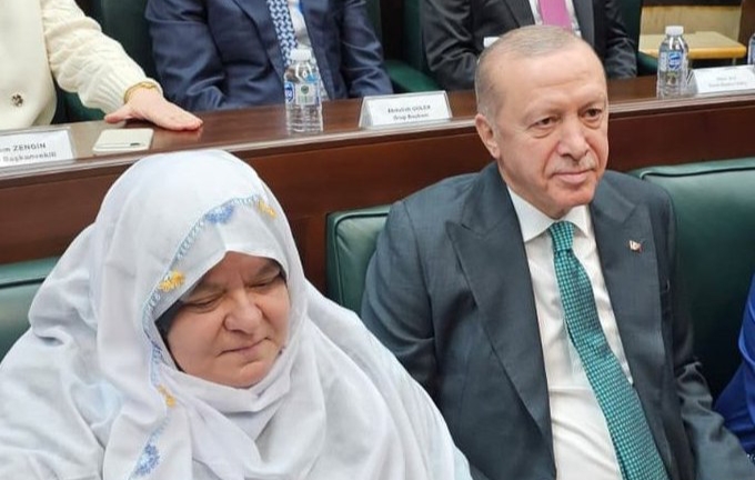 ​Cumhurbaşkanı Erdoğan, geçtiğimiz günlerde kıyafeti nedeniyle çirkin bir saldırıya maruz