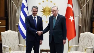 Türkiye ve Yunanistan arasında diplomasi trafiği hız kesmeden devam ediyor.