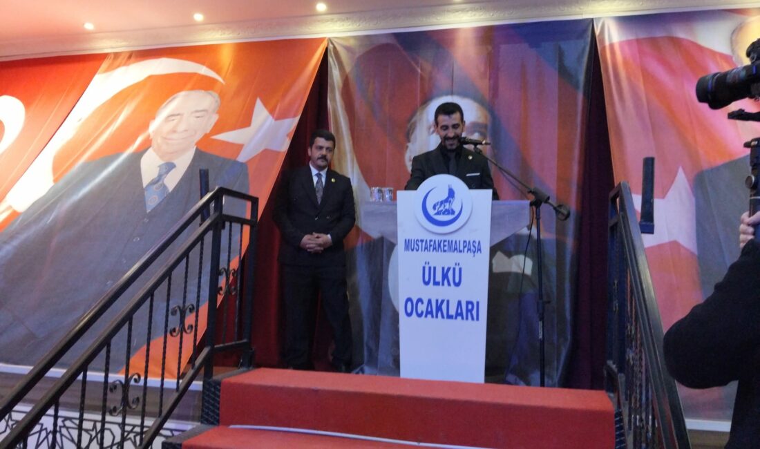 Mustafakemalpaşa Ülkü Ocakları’nın düzenlediği iftar programı, ilahiler ve semazen gösterileriyle