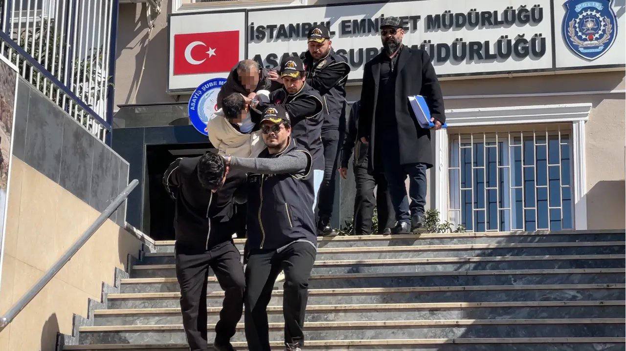 ​Kadıköy’de girdikleri evde yaşlı kadının altınlarını çalan iki hırsız, Özbek