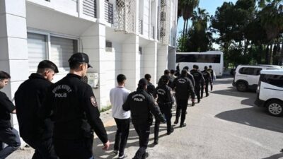 İş vaadiyle vatandaşları Mersin’e getirip banka hesabı ve GSM hattı