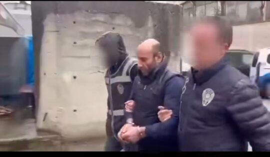 Bursa Osmangazi’de bir iş yerine düzenlenen operasyonda, çok sayıda ruhsatsız