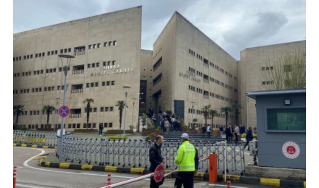 Emniyetteki ifadelerinin ardından bugün Bursa Adliyesi'ne getirilen Bursa Büyükşehir Belediye