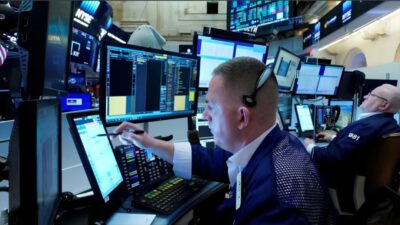Avrupa borsaları güne karışık seyirle başladı.