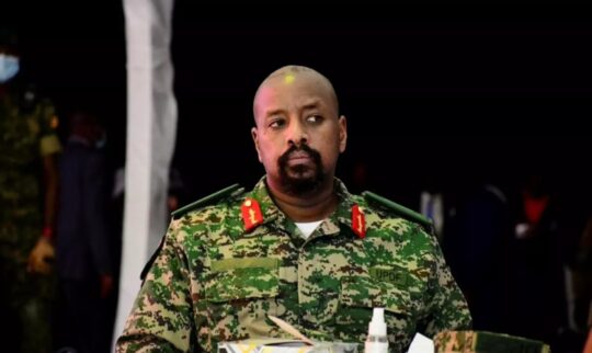 Uganda Genelkurmay Başkanı Muhoozi Kainerugaba, Türk şirketlerinin üstlendiği Hızlı Tren