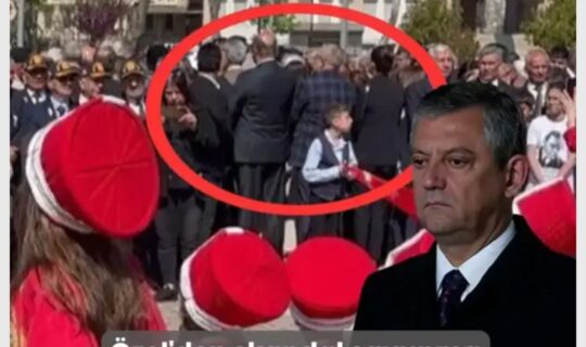 Gaziantep'te çocuk mehteran takımına sırt dönerek bayram coşkusuna gölge düşüren
