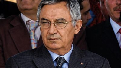 İzmir-Çeşme minibüsünde ayakta yolculuk yaparken polis kontrolüne takılan yolcunun kimliği