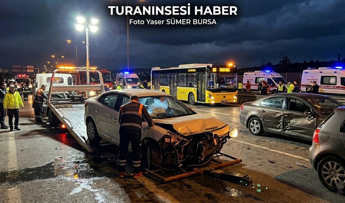 Bursa Ankara Yolu'nda gece yarısı kontrolden çıkan otomobilin sebep olduğu