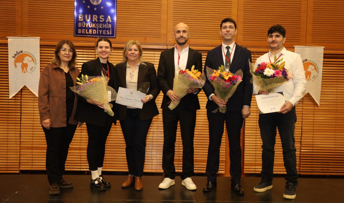 Konferansta, özel gereksinimli bireylerin toplumsal hayata katılımı ve hayvan haklarına