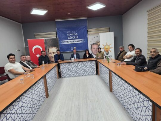 ​"Konuşa Konuşa Mustafakemalpaşa" diyerek yola çıkan AK Parti İlçe Başkanı