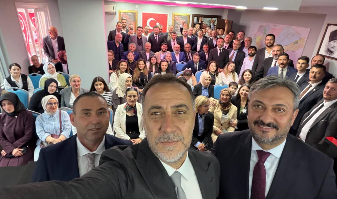MHP İl Başkanı Volkan Yılmaz, Esenyurt’ta mehteran eşliğinde karşılandı. Yağışlı