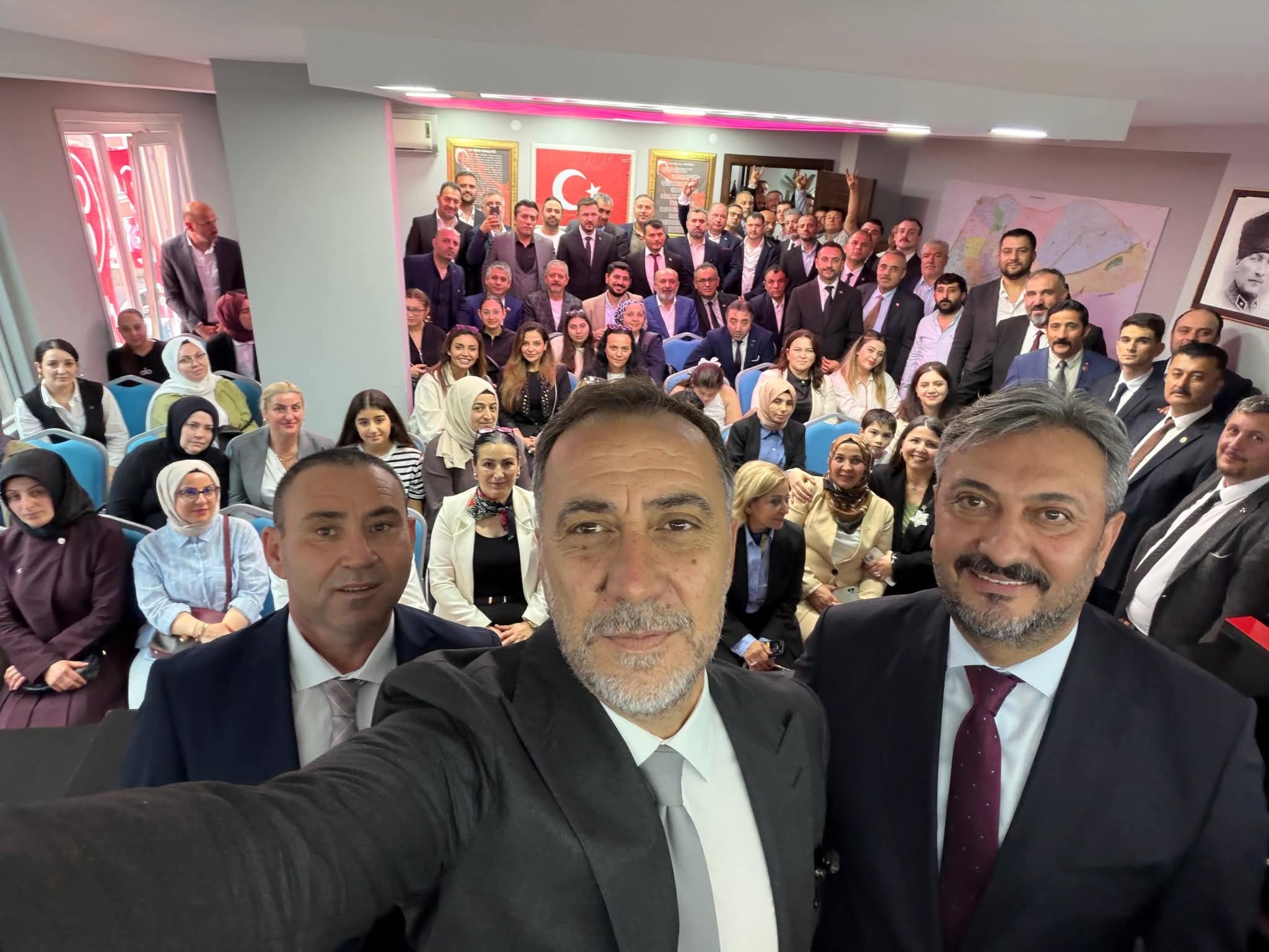 MHP İl Başkanı Volkan Yılmaz, Esenyurt’ta mehteran eşliğinde karşılandı. Yağışlı