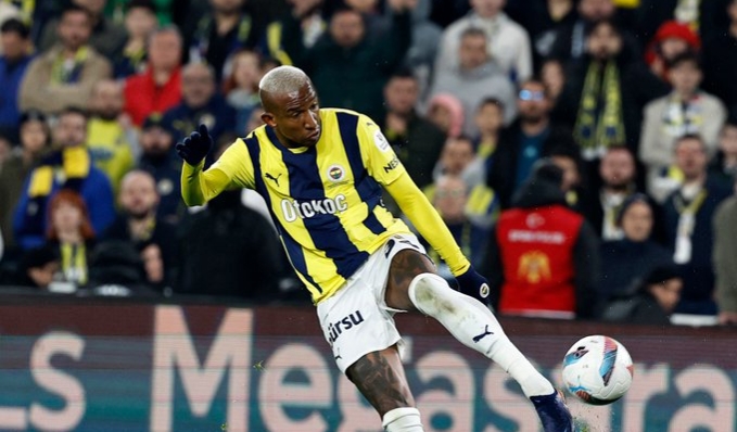 Trendyol Süper Lig'in 32. haftasında Fenerbahçe, Başakşehir'i konuk etti. Sarı